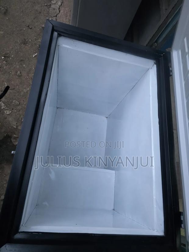 250l Closed Freezer - thumbnail 2