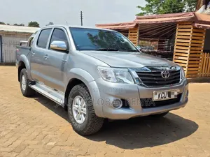 Toyota Hilux 2012 Silver