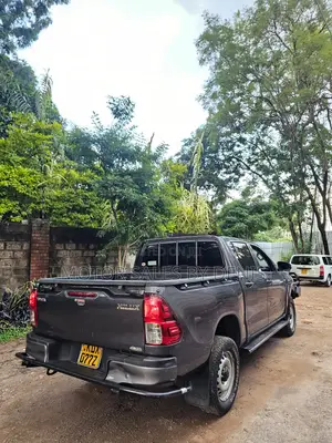 Toyota Hilux Revo Double Cab Deisel 2.4 AWD 2021 Gray