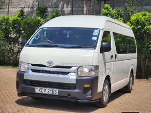 Toyota HiAce 2022 White