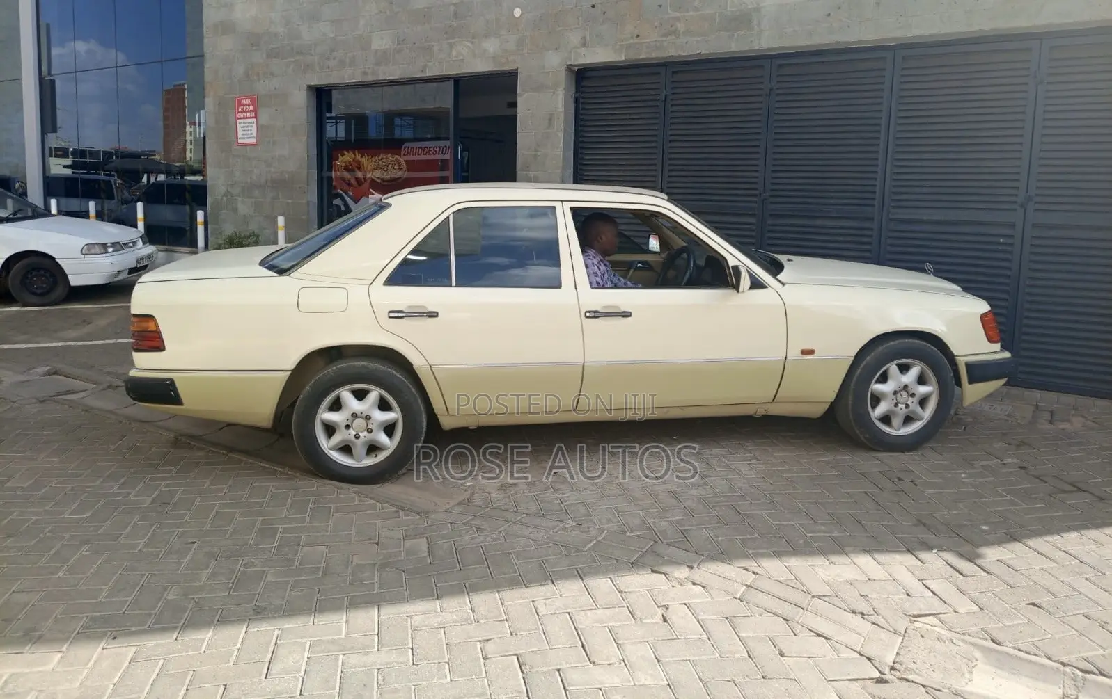 Mercedes-Benz E200 1991 Brown