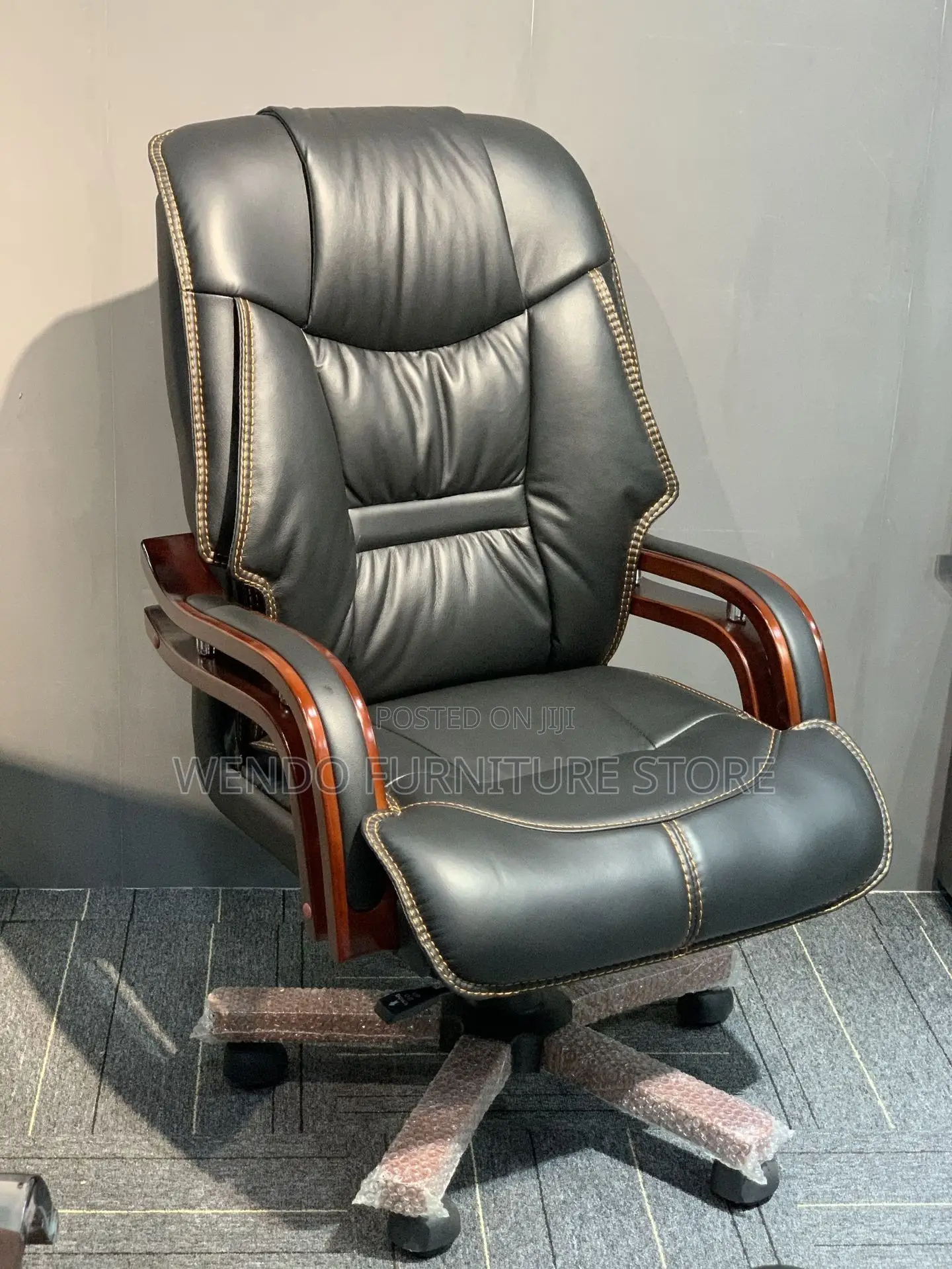 Office Chair : High-Back Director’S Executive Office Chair,
