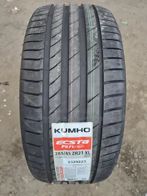 285 /45 R21 Khumo Tires (Ecsta) Korea