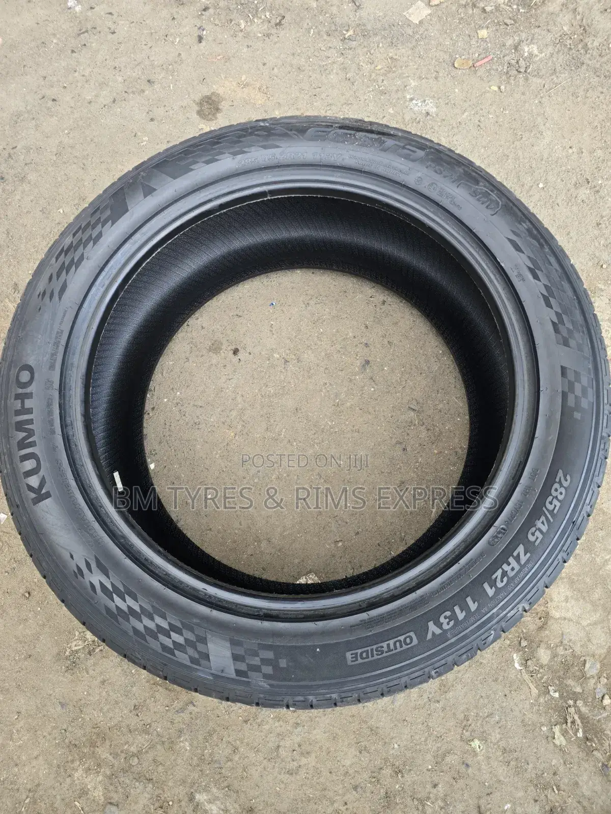 285 /45 R21 Khumo Tires (Ecsta) Korea