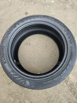 285 /45 R21 Khumo Tires (Ecsta) Korea