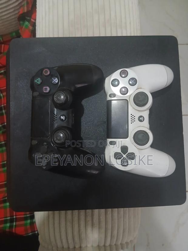 Ps 4 Slim Console - thumbnail 3