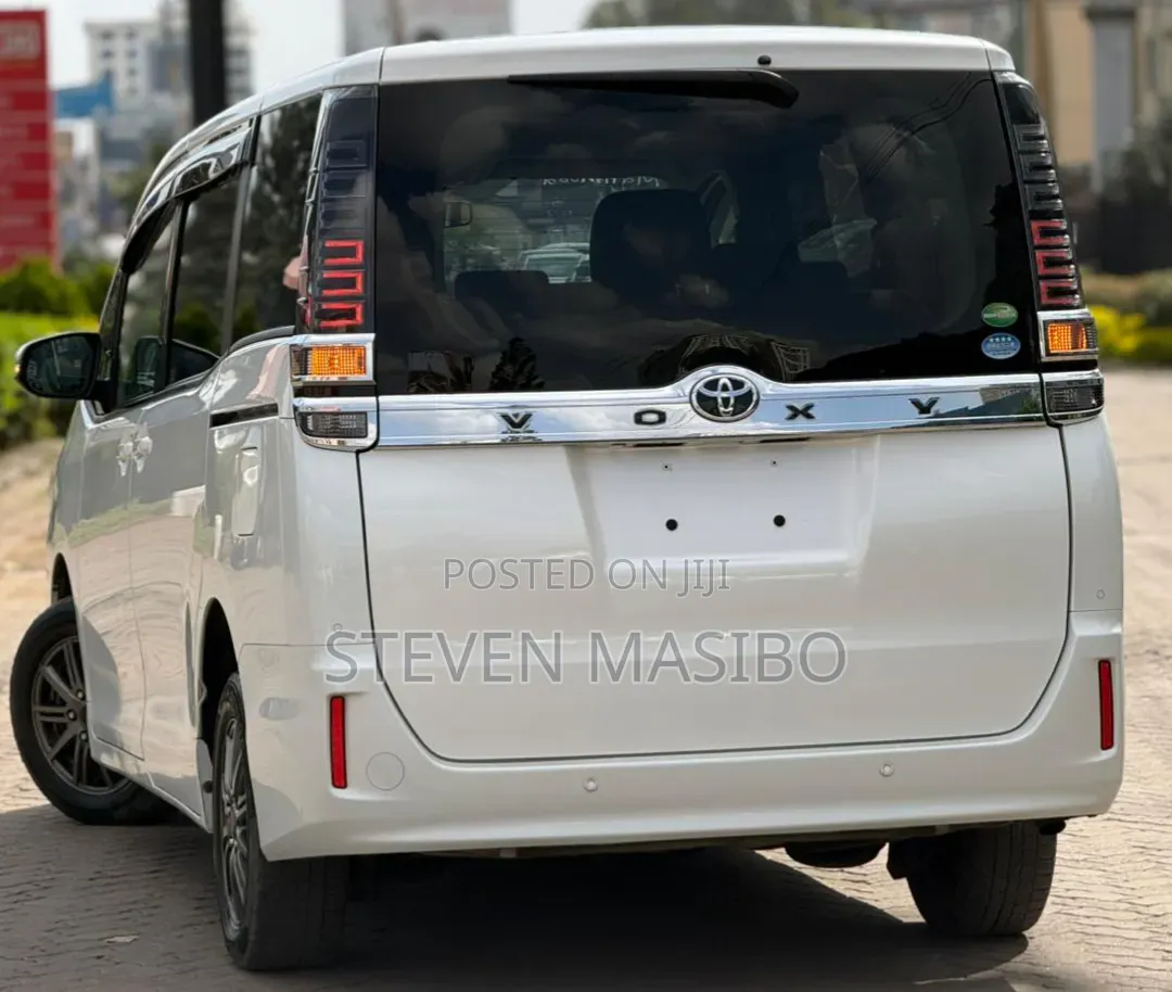 Toyota Voxy 2019 White