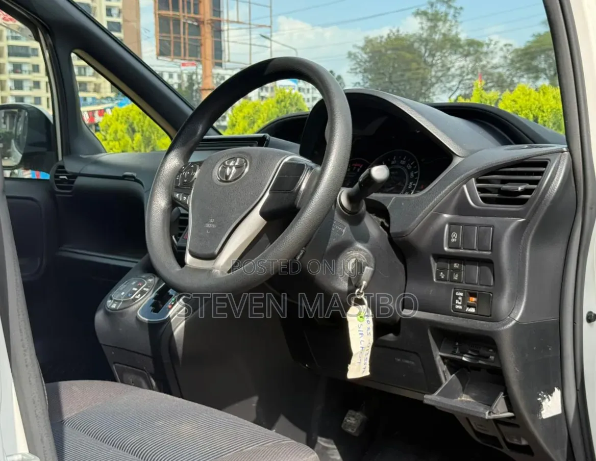 Toyota Voxy 2019 White