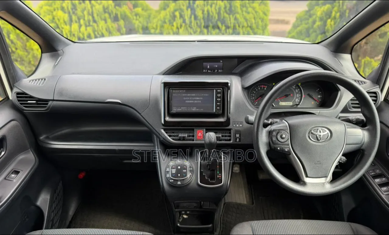 Toyota Voxy 2019 White