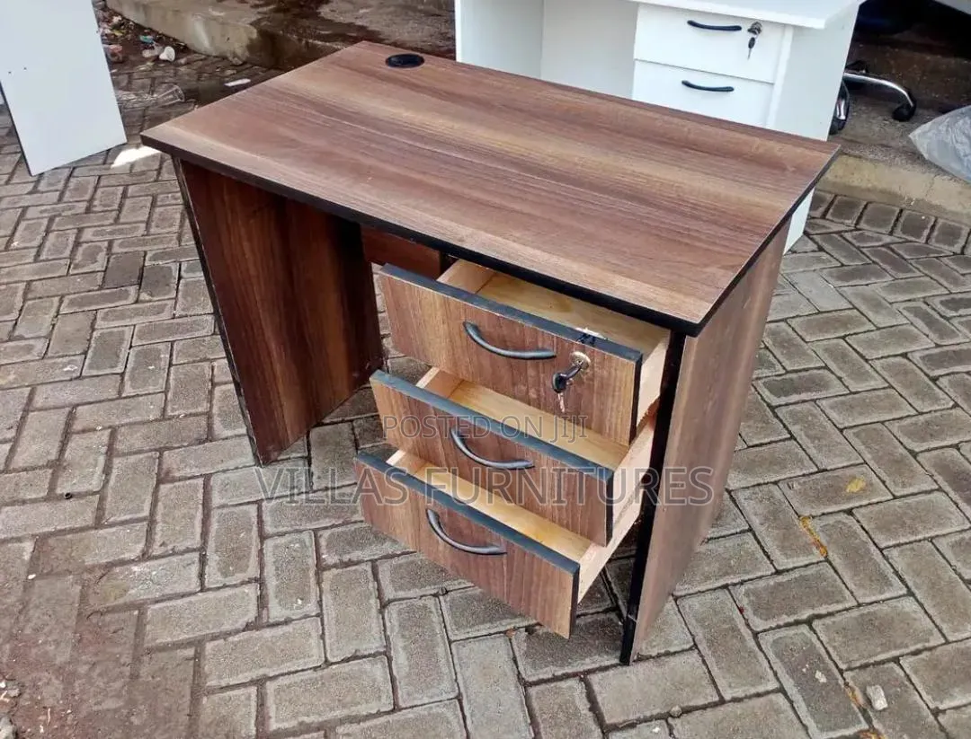 American Wallnat 0.9 M Study Desk