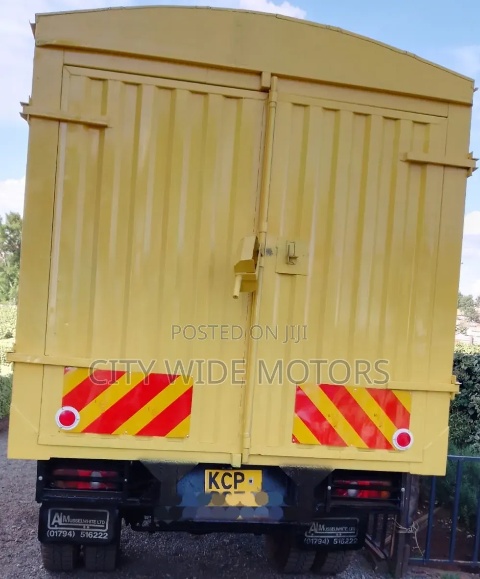 Mitsubishi Fuso 2010