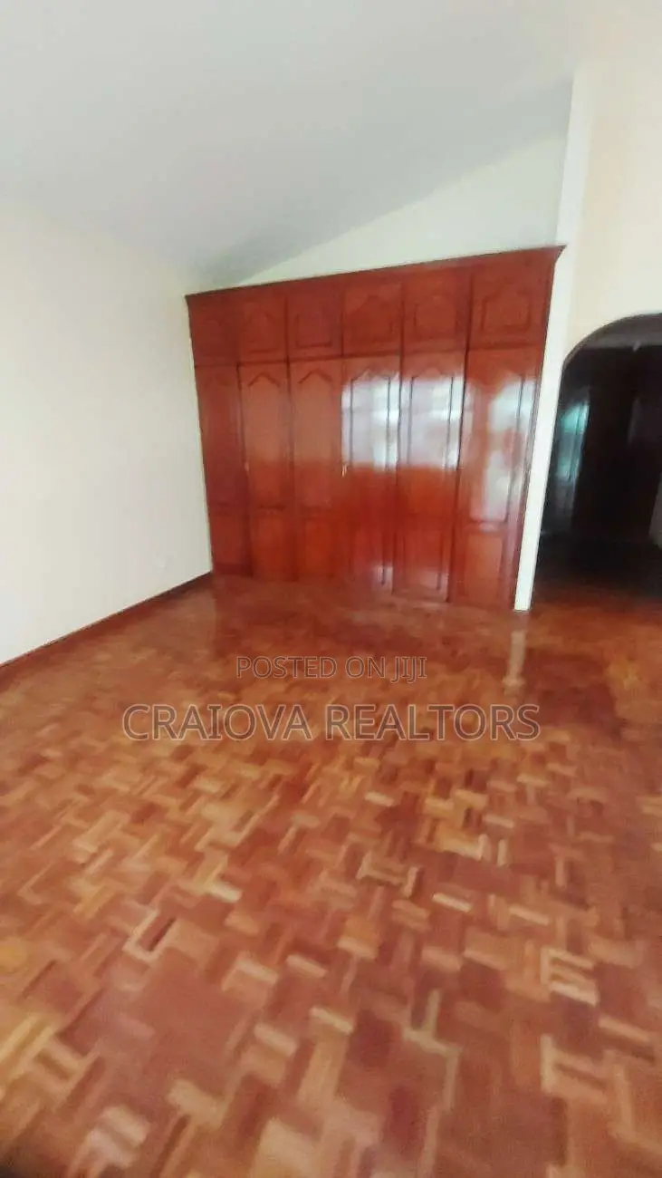 5bdrm Townhouse/Terrace in Riverside Drive for sale