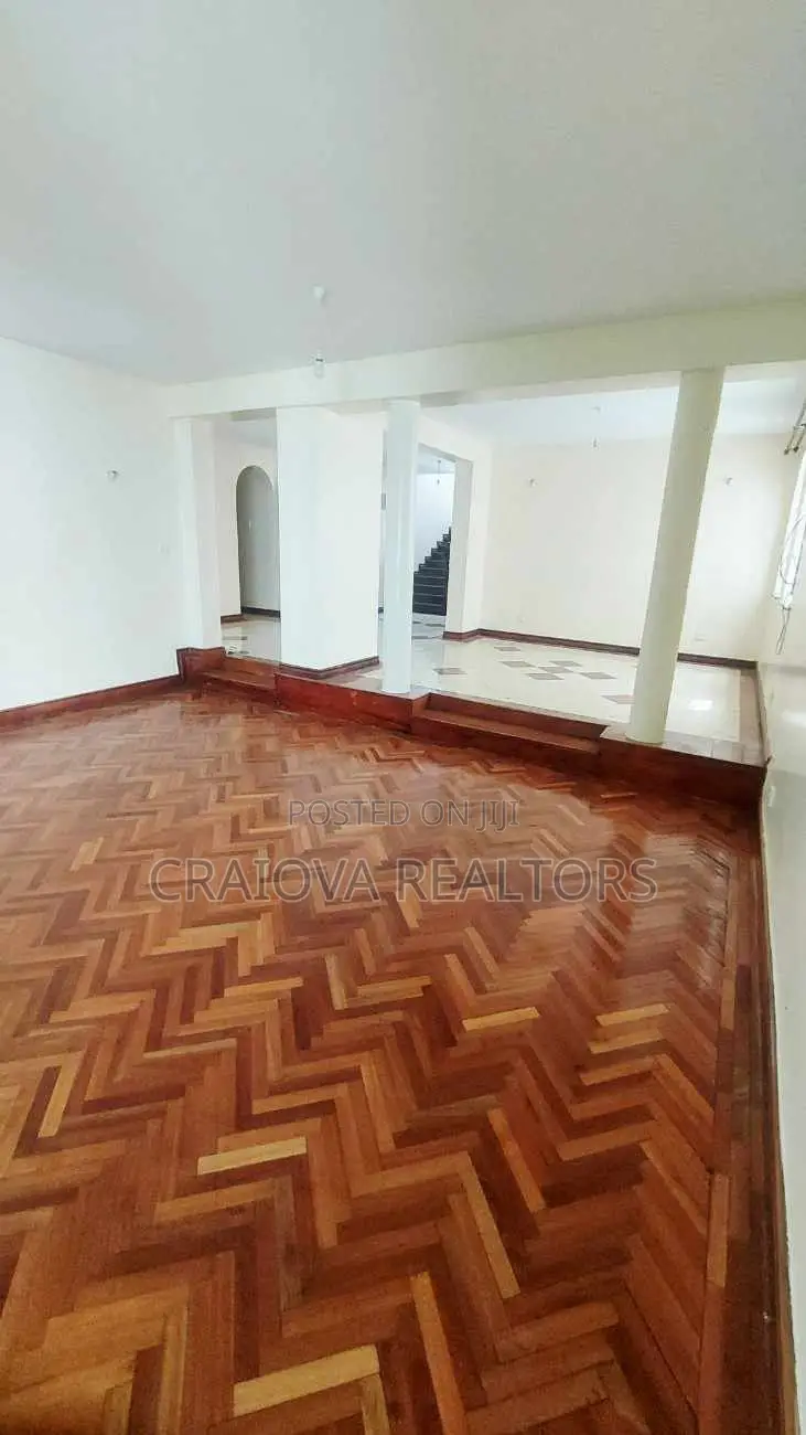 5bdrm Townhouse/Terrace in Riverside Drive for sale