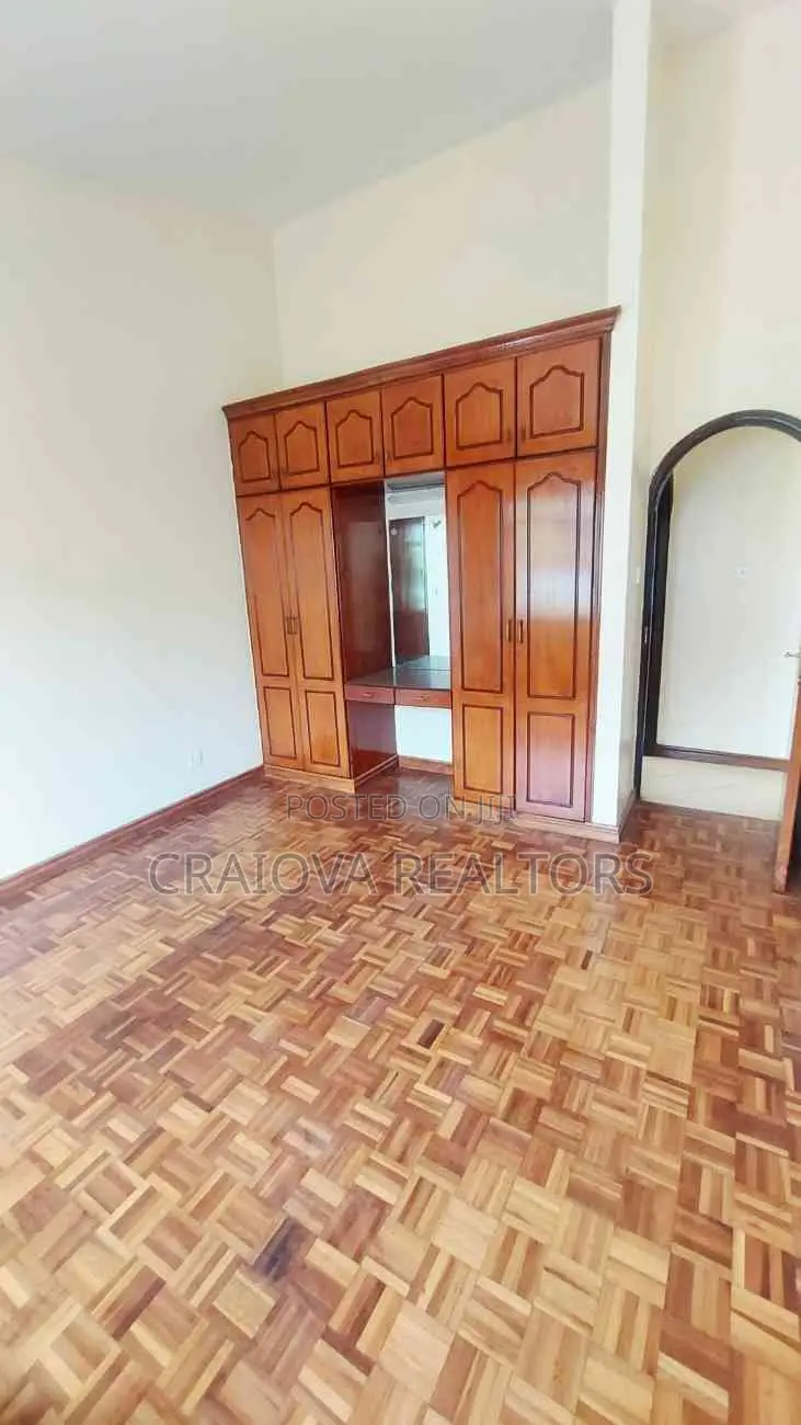 5bdrm Townhouse/Terrace in Riverside Drive for sale