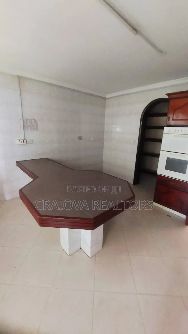 5bdrm Townhouse/Terrace in Riverside Drive for sale