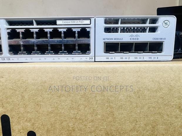 Cisco C9200l-24p-4x-E Catalyst 9200l 24-Port Poe+ Switch - thumbnail 2