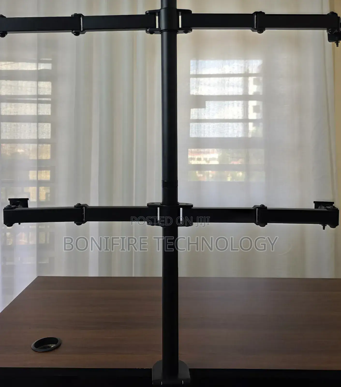 Quad Monitor Stand 
Supports 24 and 27 Inch