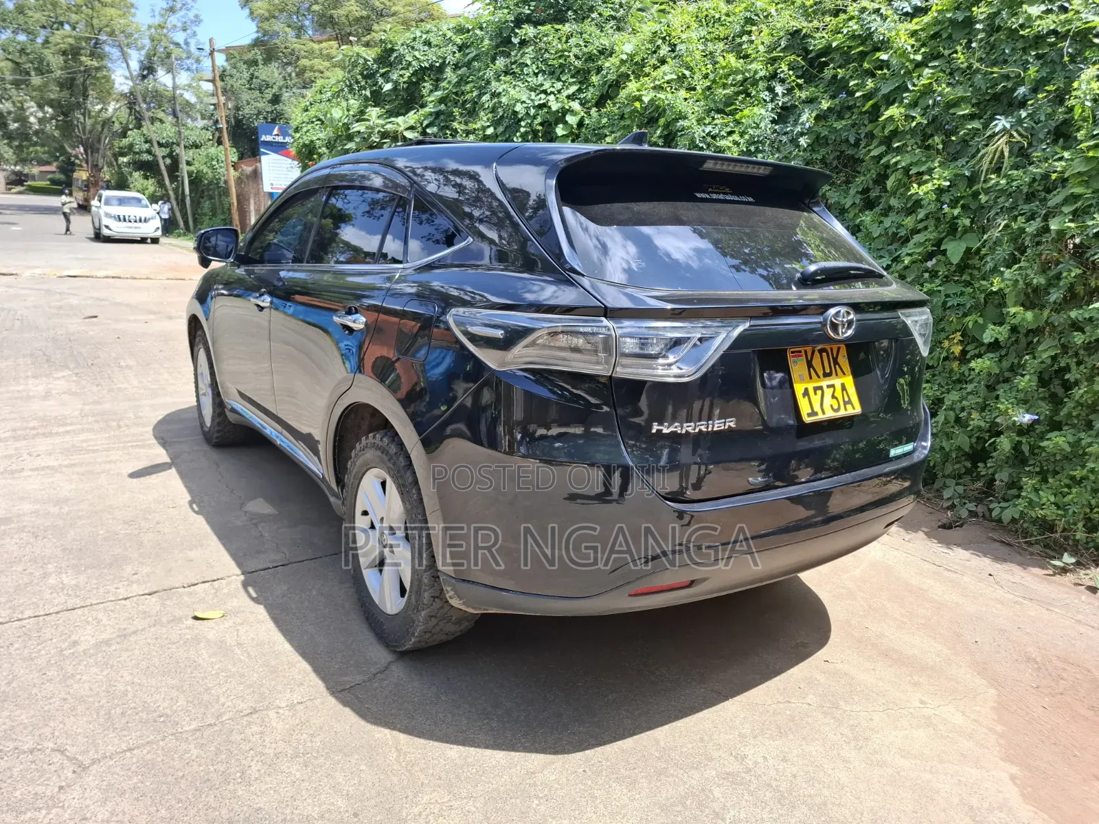 Toyota Harrier 2.0 2015 Matt Black