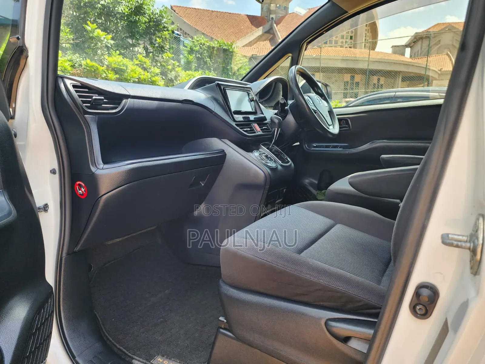 Toyota Noah 2016 White
