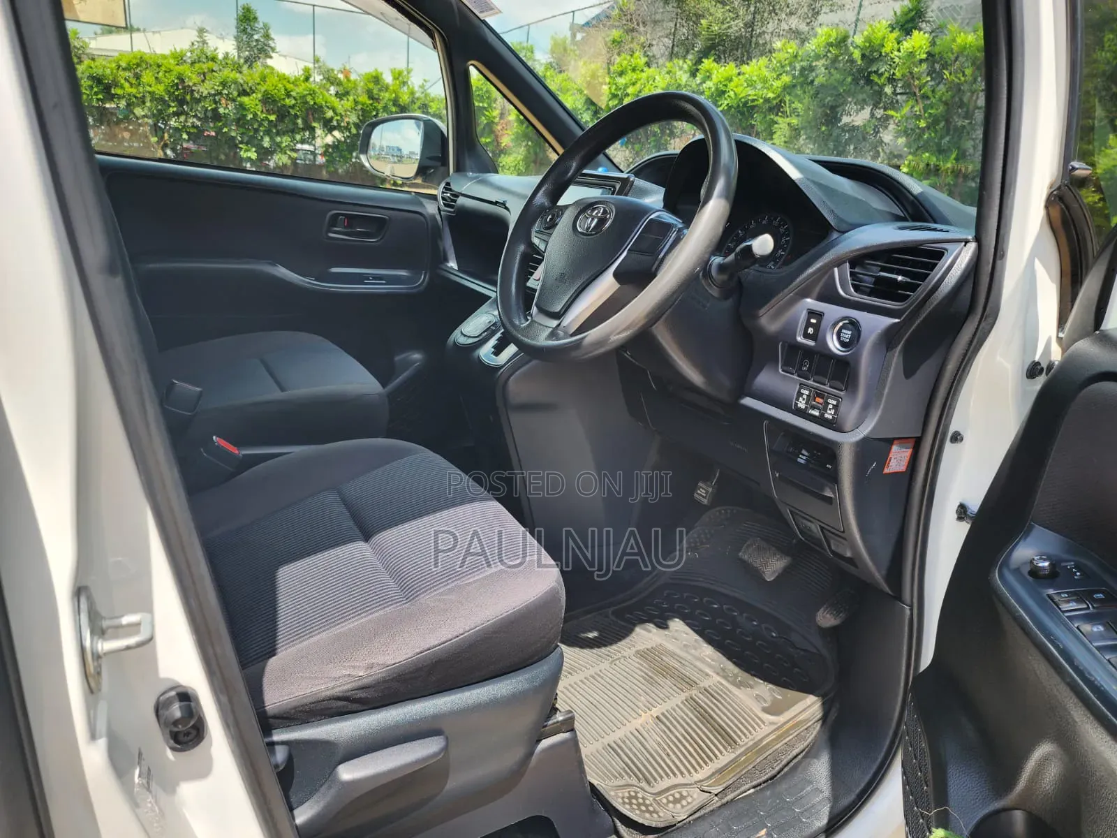 Toyota Noah 2016 White