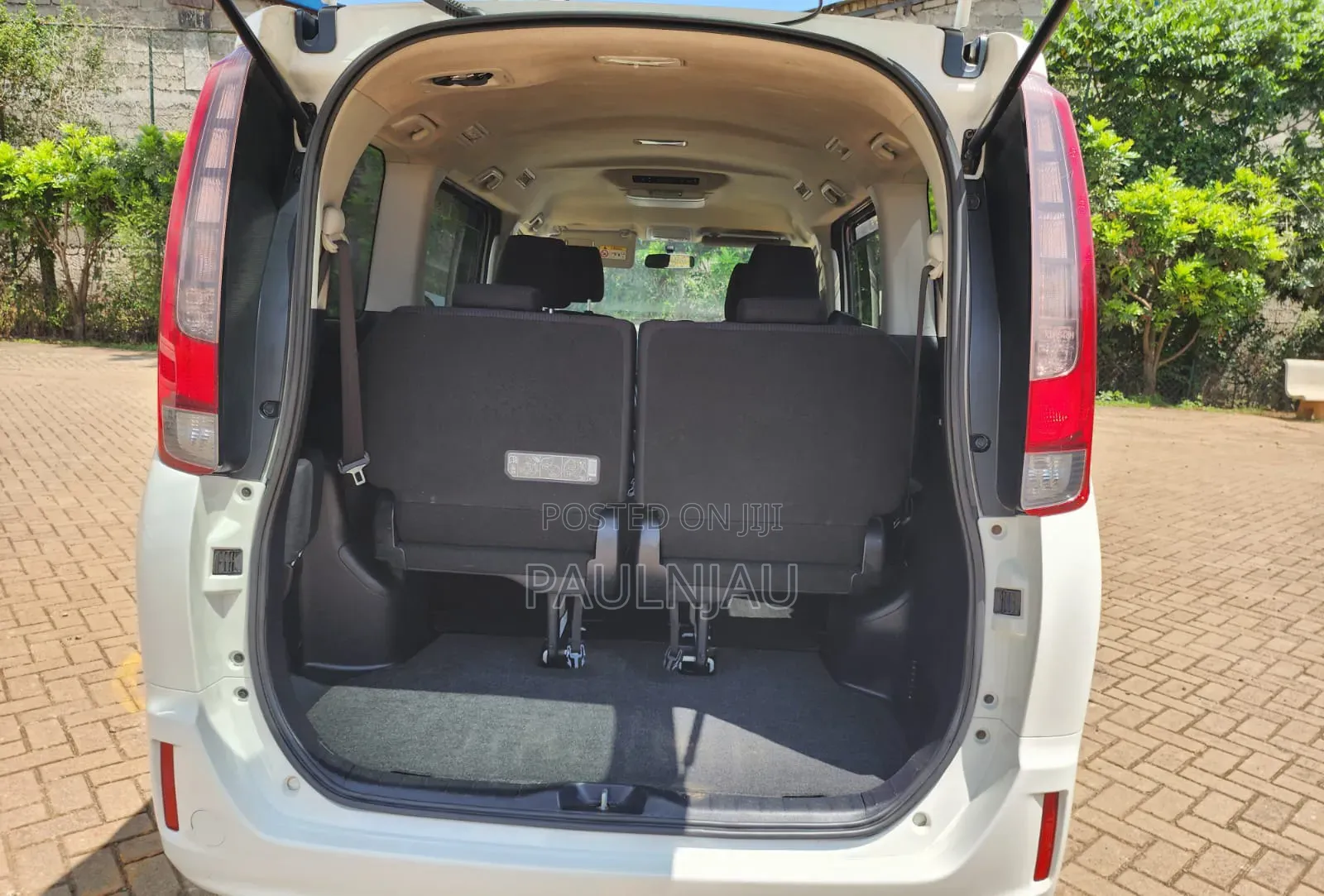 Toyota Noah 2016 White