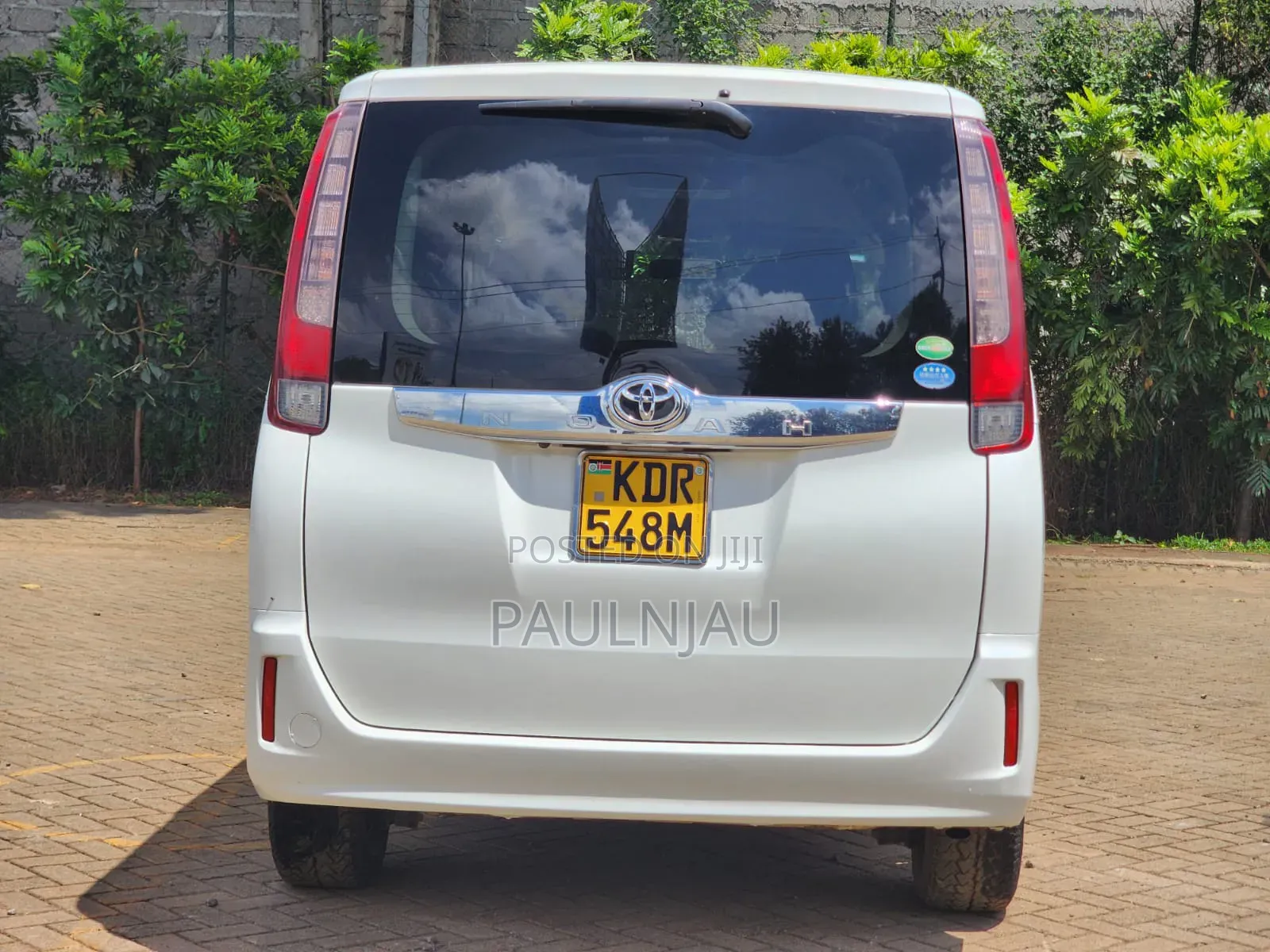 Toyota Noah 2016 White
