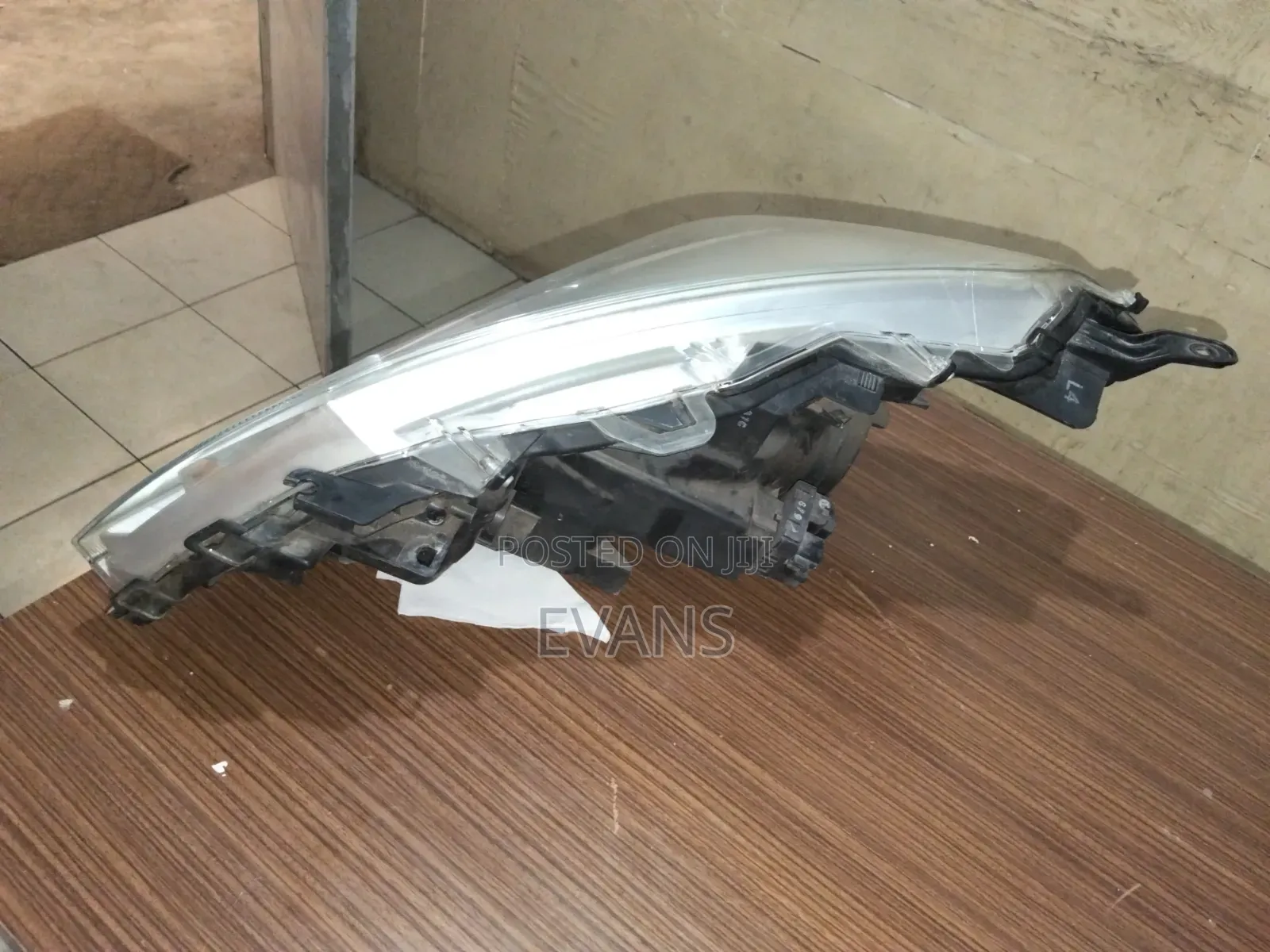 Left Headlight No 301
