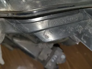 Left Headlight No 301