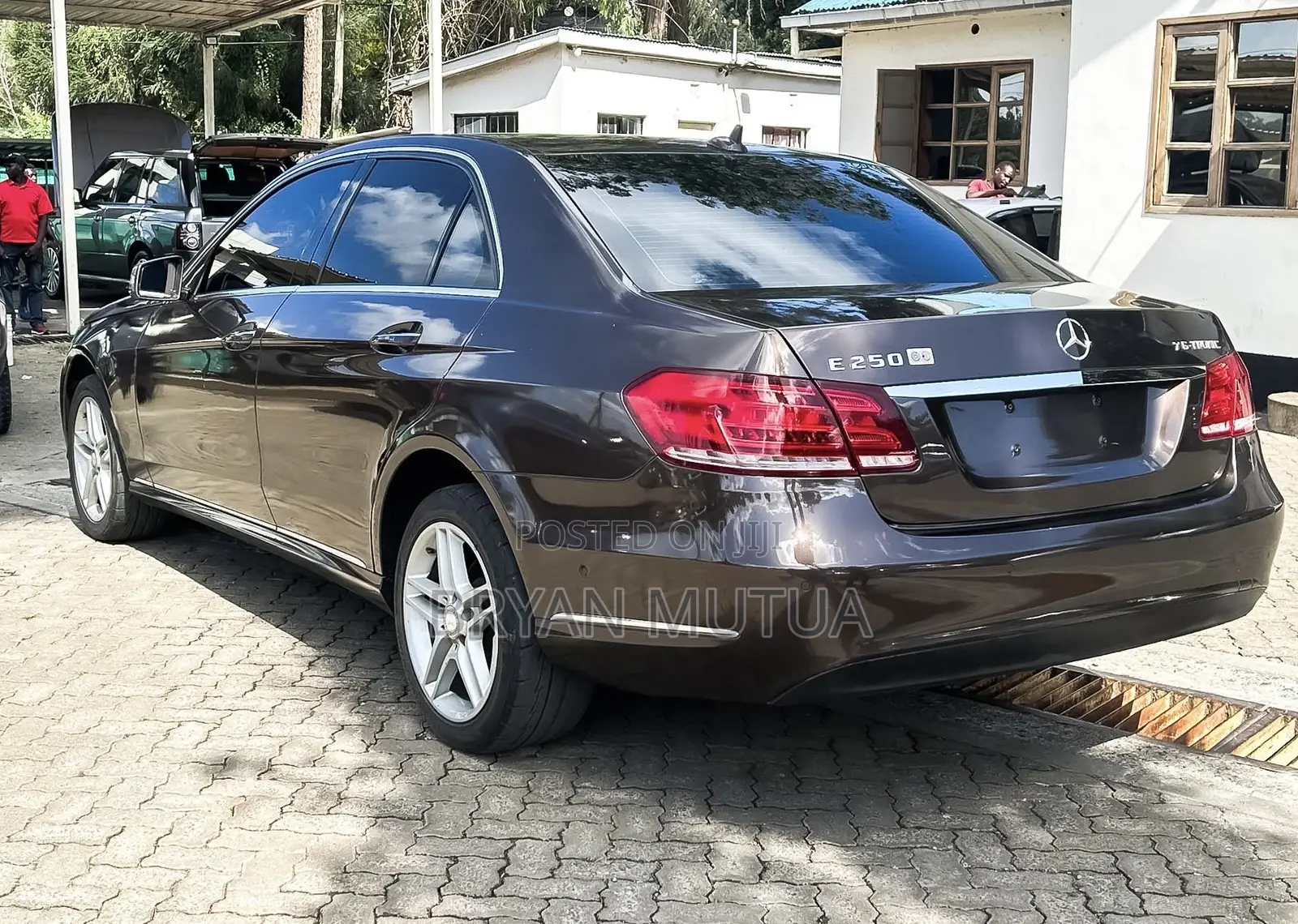 Mercedes-Benz E250 2013 Brown