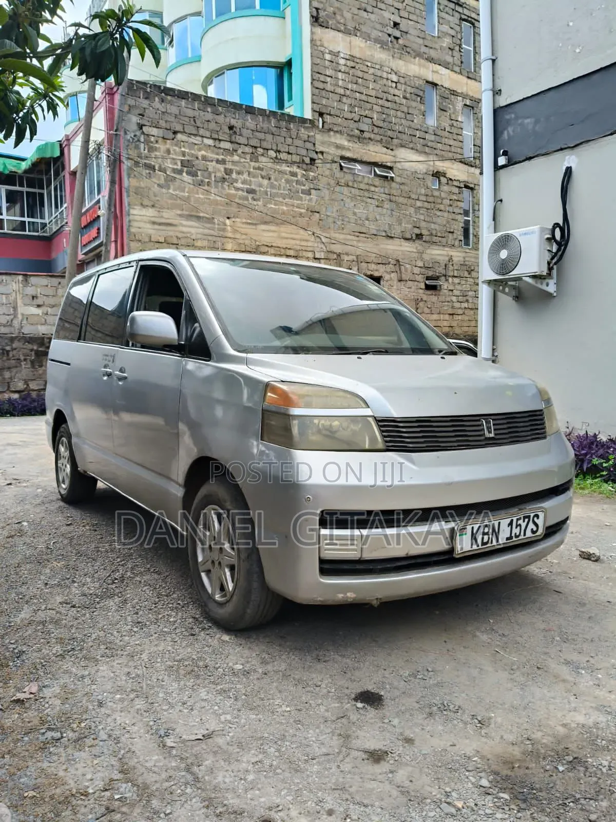 Toyota Voxy 2003 Silver