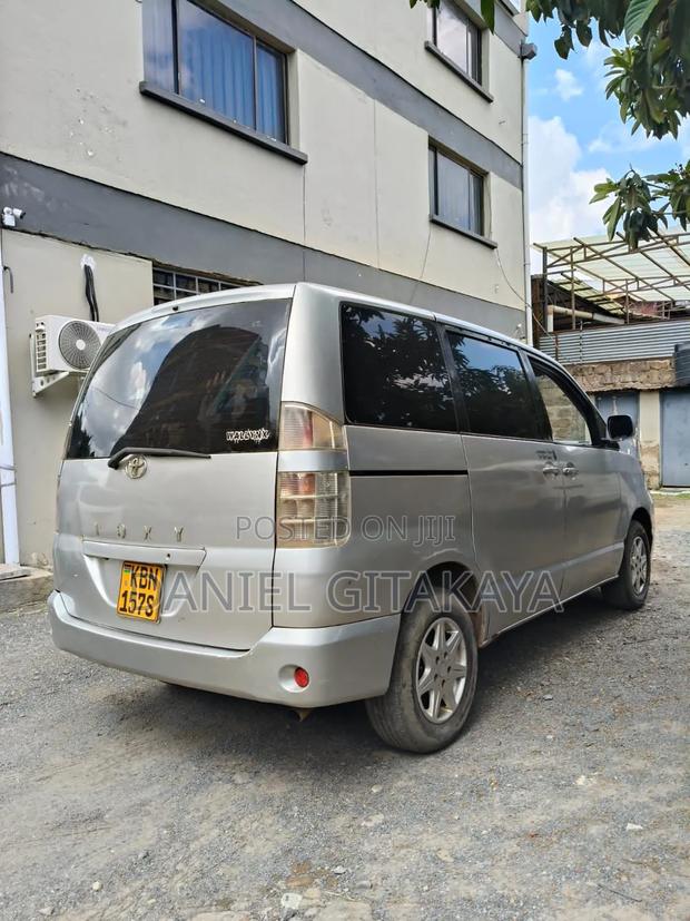 Toyota Voxy 2003 Silver - thumbnail 3