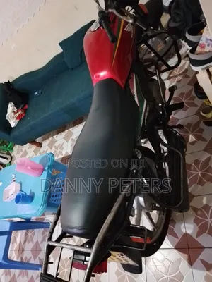 Honda CB 2023 Red