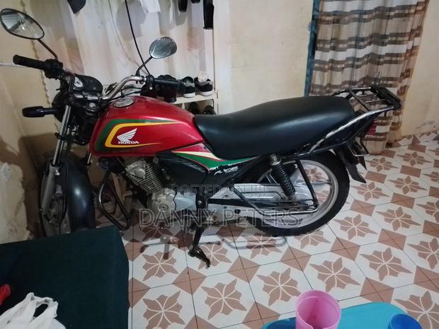 Honda CB 2023 Red - thumbnail 3
