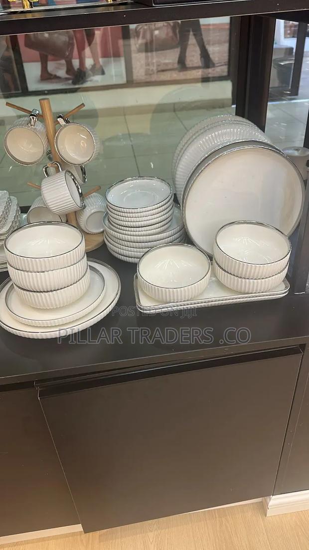 Luxury Ceramic Dinner Set With Cups – 24 Pieces