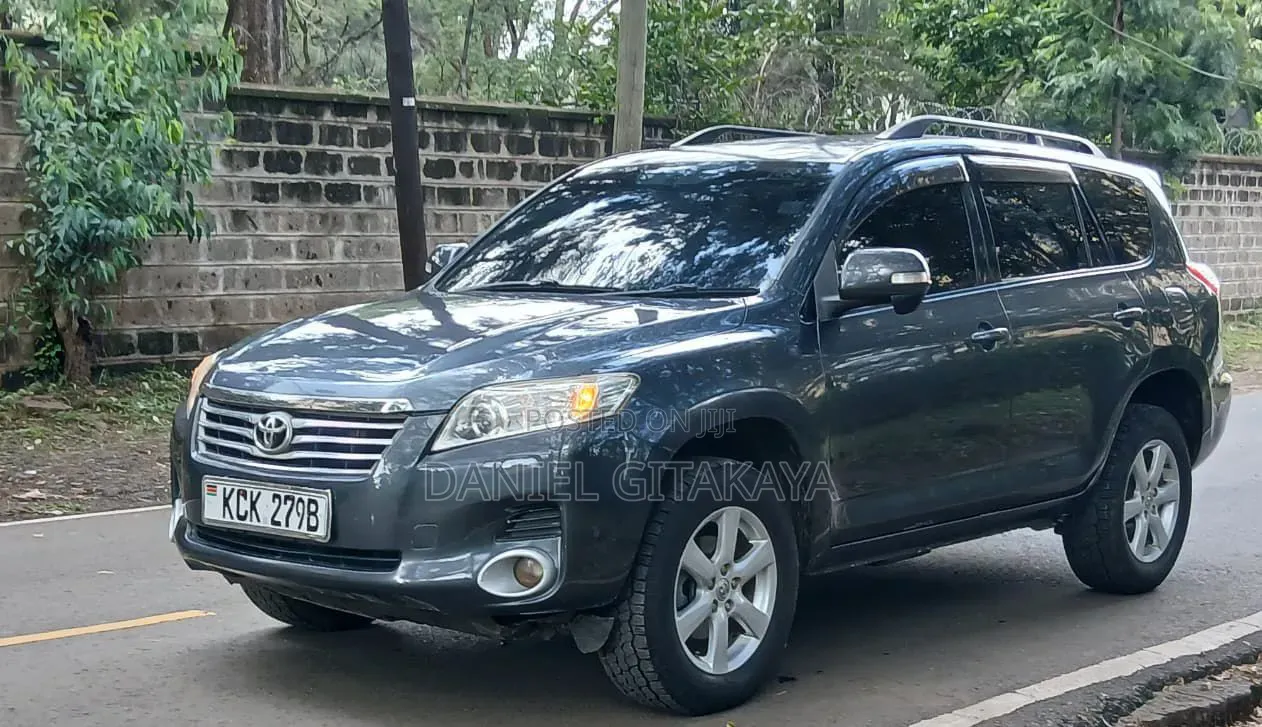 Toyota Vanguard 2010 Black