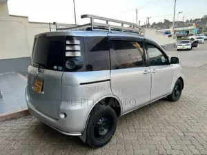 Toyota Sienta 1.5 FWD 2009 Silver