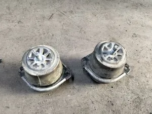 Audi ) Porsche Engine Mountain