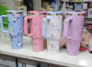 Temperature Display Floral-Patterned Tumblers Inspired by Stanley