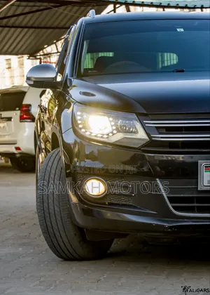 Volkswagen Tiguan 2015 Black