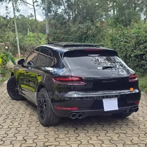 Porsche Macan GTS 2018 Black
