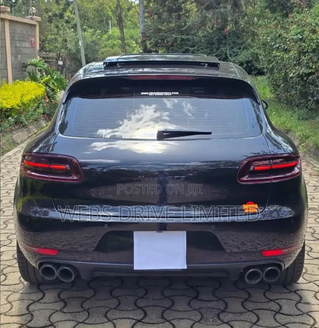 Porsche Macan GTS 2018 Black