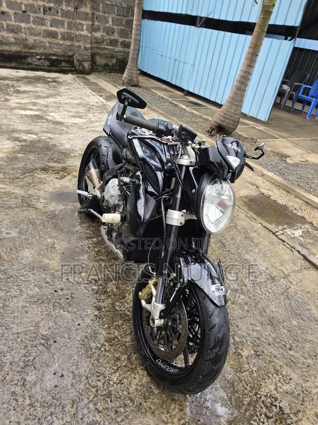 MV Agusta Agusta Brutale 2015 Black - main view