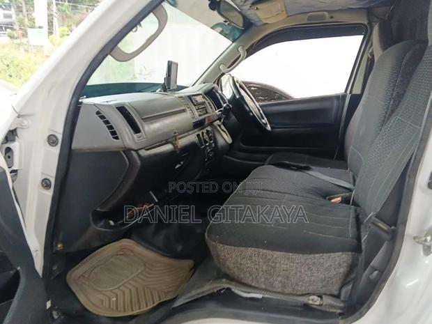 Toyota HiAce 2013 White - thumbnail 5