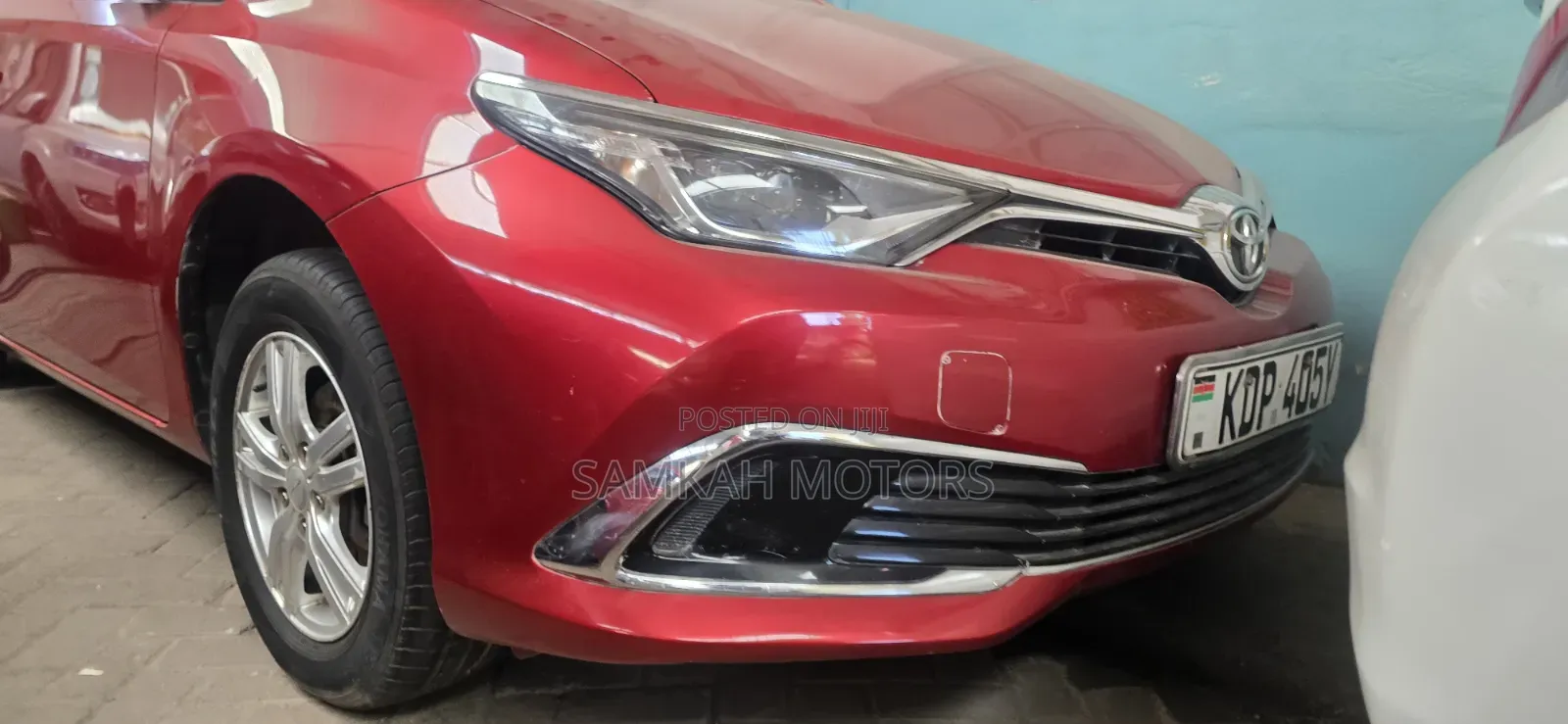 Toyota Auris 2017 Red