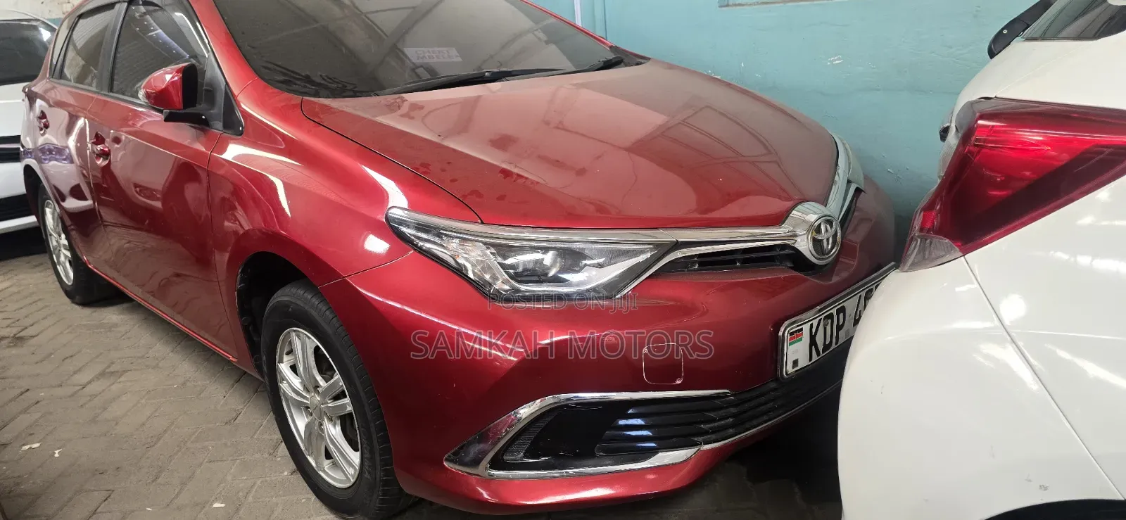 Toyota Auris 2017 Red