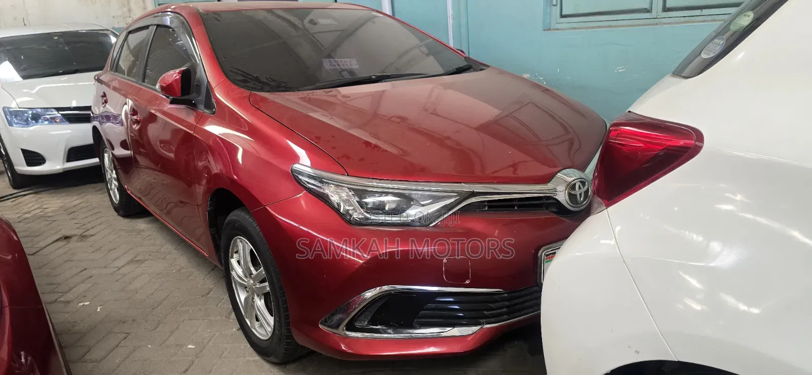 Toyota Auris 2017 Red