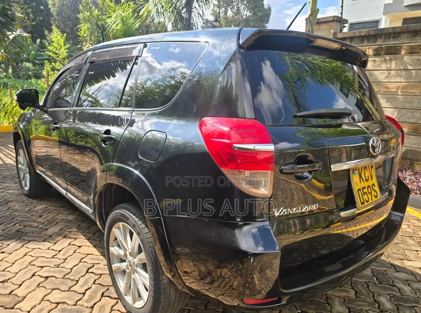 Toyota Vanguard 2012 Black