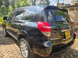 Toyota Vanguard 2012 Black