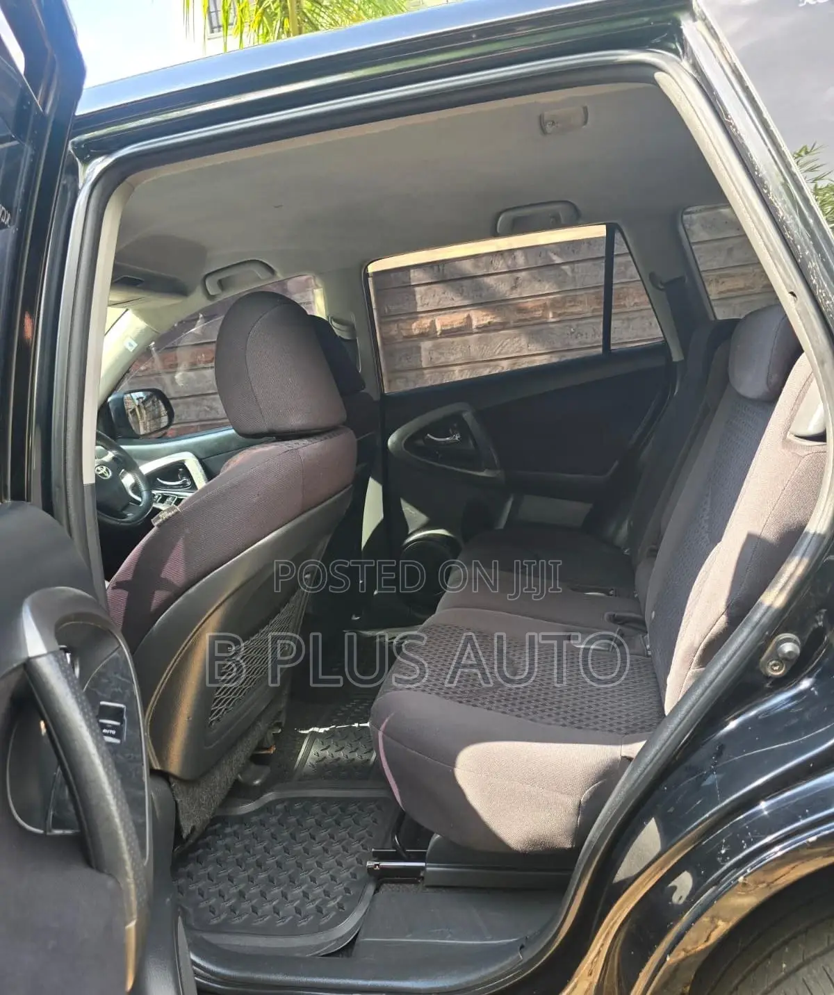 Toyota Vanguard 2012 Black