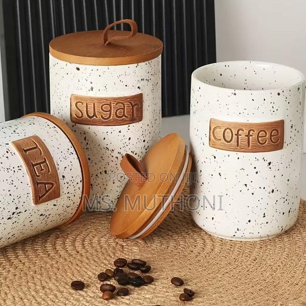 3 (800 Ml ) Canisters With a Bamboo Tray Set - thumbnail 3